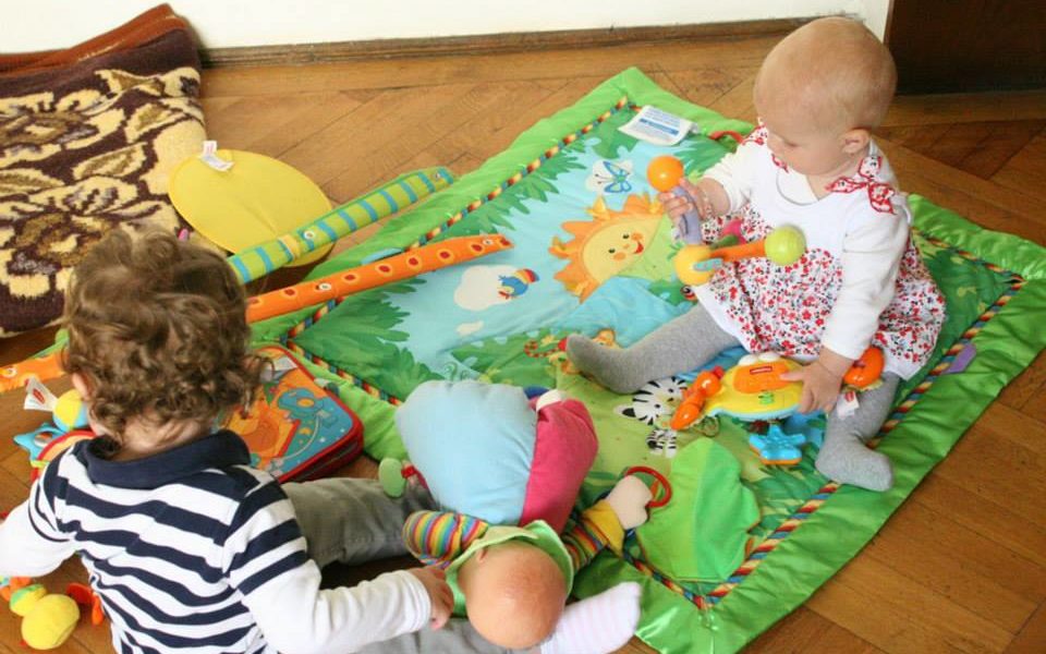 jocuri de copii până la 1 an