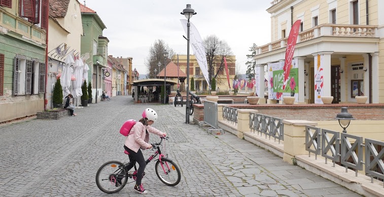 3 zile în Sibiu cu copiii- ce poți face în (și pe lângă) Sibiu în 3 zile 3 zile în Sibiu cu copiii- ce poți face în (și pe lângă) Sibiu în 3 zile